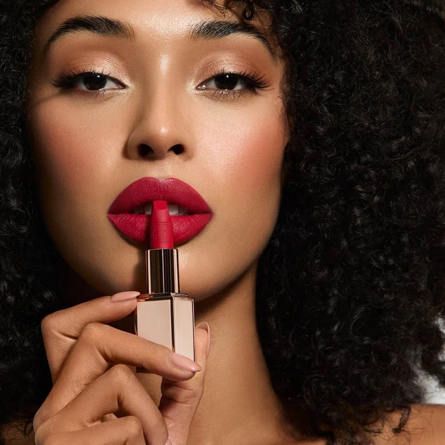 SOSU COSMETICS Matte Lipstick : Κραγιόν Χειλιών