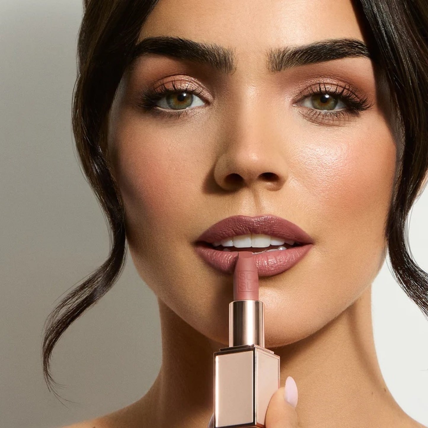 SOSU COSMETICS Matte Lipstick : Κραγιόν Χειλιών