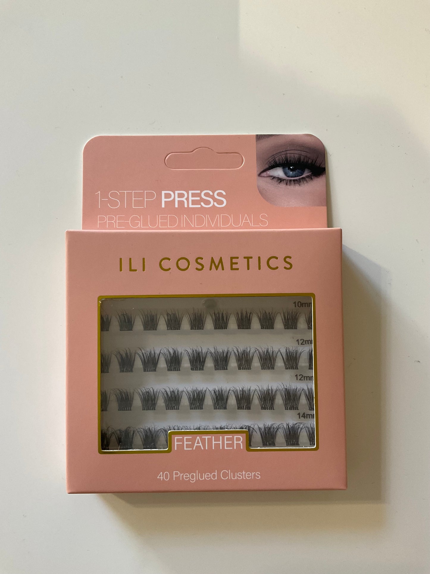 ILI COSMETICS Pre Glued Lashes Feather : Βλεφαρίδες με κόλλα